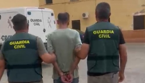 La Guardia Civil esclarece 13 delitos y detiene a un sospechoso en Roquetas