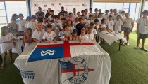 El VII Concurso de Pesca Infantil del Club Náutico reúne a 60 familias