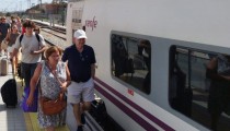 Almería reclama por unanimidad la recuperación del Intercity a Madrid