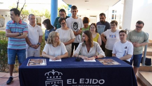 La XI Carrera Solidaria de Halloween de El Ejido, a beneficio de Activa Tu Ocio y Di Capacitados