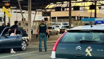 Agentes de la Guardia Civil de Almer&iacute;a salvan a una ni&ntilde;a que se estaba asfixiando