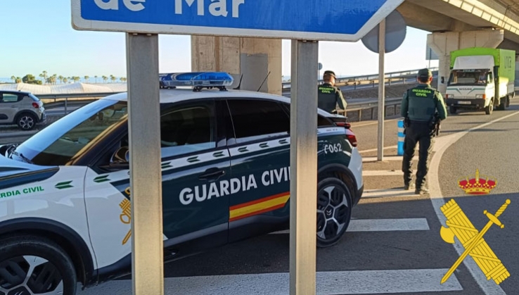 Detienen a un hombre por estafar a la aseguradora simulando el robo de  joyas