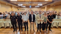120 escolares de Almer&iacute;a reciben carn&eacute;s de expertos en Internet y redes sociales