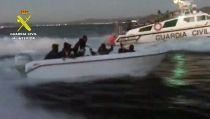 Detienen en Almer&iacute;a al patr&oacute;n de una patera que llevaba 15 personas a bordo