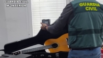 Detienen a un ex empleado del Conservatorio de Cuevas  por robar 14 guitarras
