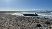 Cinco detenidos por llevar m&aacute;s de 1.500 kilos de hach&iacute;s a la playa de Torregarc&iacute;a
