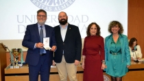 La Facultad de Ciencias Econ&oacute;micas y Empresariales entrega sus distinciones