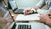 Los aut&oacute;nomos de Almer&iacute;a recibieron 9,7 millones en ayudas de la Junta en 2020