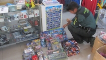 Retiran m&aacute;s de 1.600 juegos y juguetes falsificados en tiendas del Levante