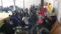 La Guardia Civil disuelve una pelea de gallos en Matagorda con 89 asistentes