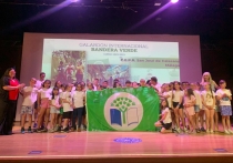 Once centros educativos reciben la Bandera Verde del compromiso ambiental