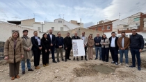 Hu&eacute;rcal-Overa pone la primera piedra de la futura Casa Museo del Paso Morado