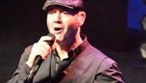 Paco Candela ofrece lo mejor de su repertorio en el Teatro Auditorio de Roquetas de Mar
