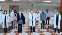 El rector agradece las pr&aacute;cticas de Salud en el Hospital de Poniente