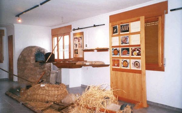 MAR&Iacute;A / MUSEO DEL CEREAL Y LA ALMENDRA