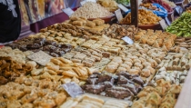 Roquetas de Mar celebra el tradicional Mercado Medieval en la explanada del Faro