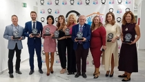 Antonio Bonilla, alcalde de V&iacute;car, recibe un Premio En Familia Por Derecho