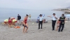 Adra realiza un simulacro de rescate de un ba&ntilde;ista en la playa de la Sirena Loca