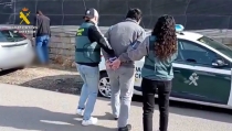 Detenido en V&iacute;car por agredir y acosar sexualmente a menores por Internet