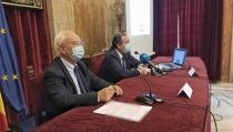 La nueva Ley de Tr&aacute;fico penaliza con m&aacute;s puntos el uso del m&oacute;vil al volante