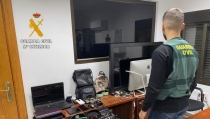 Detienen a dos personas acusadas de robar en viviendas de Roquetas de Mar