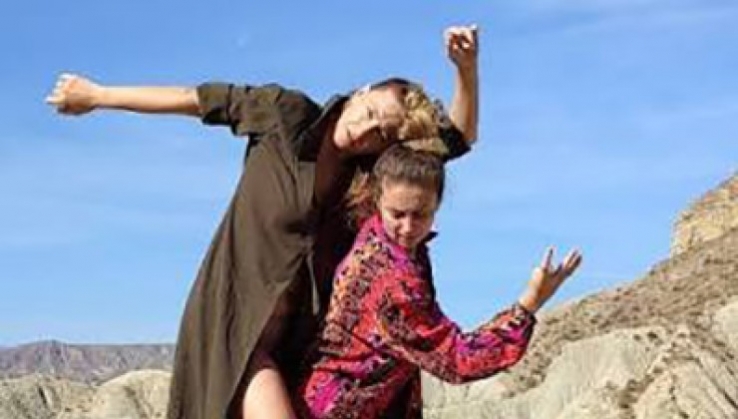 Mayte Beltr&aacute;n y Kasia Ozog presentan 'A trav&eacute;s del desierto' en el Teatro Apolo