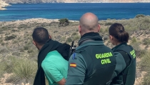 Detenido tras embestir con su embarcaci&oacute;n a una patrullera de la Guardia Civil