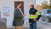 Roquetas comienza a instalar puntos de recarga gratuita para veh&iacute;culos el&eacute;ctricos