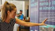 La educaci&oacute;n ambiental sobre el cuidado del mar llegan al Mercado de Abastos
