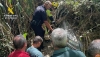 Rescatan a una mujer atrapada en su veh&iacute;culo tras caer por un barranco
