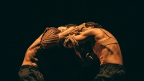 Trasladanza contin&uacute;a con la obra de danza contempor&aacute;nea 'Next to my skin'