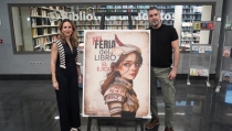 Juan Manuel Gil, Luz Gab&aacute;s y Santiago Posteguillo, en la Feria del Libro de El Ejido