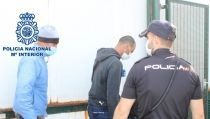 Tres detenidos por llevar pateras con inmigrantes hasta la costa de Almer&iacute;a
