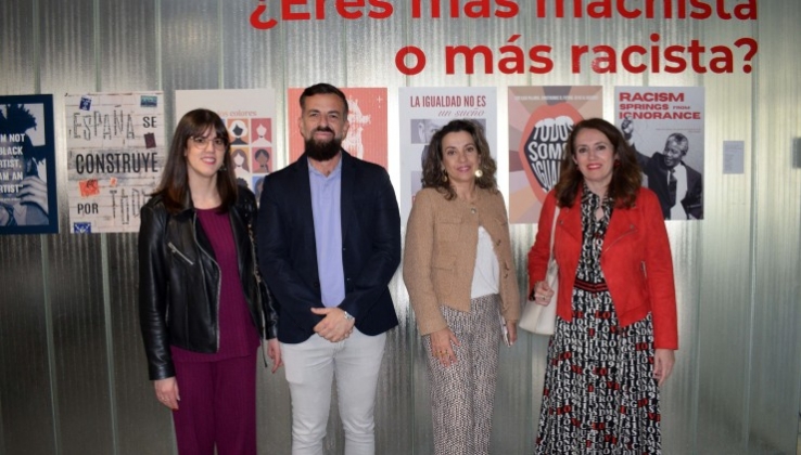 La UAL estrena la exposici&oacute;n '&iquest;Eres m&aacute;s machista o m&aacute;s racista?'