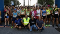 M&aacute;s de 550 deportistas participan en la carrera nocturna contra el c&aacute;ncer de Almer&iacute;a