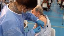 Andaluc&iacute;a ampl&iacute;a la petici&oacute;n de cita para vacunarse a las personas de 52 y 53 a&ntilde;os