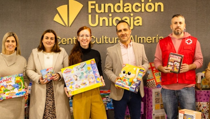 Fundaci&oacute;n Unicaja entrega m&aacute;s de 200 juguetes para menores vulnerables