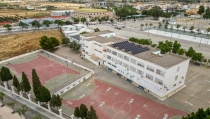 Hu&eacute;rcal-Overa completa la instalaci&oacute;n de placas solares en los colegios