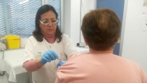 Comienza la vacunaci&oacute;n contra gripe y covid a mayores de 70 a&ntilde;os