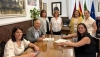 Hu&eacute;rcal-Overa firma un acuerdo para fomentar el comercio y la hosteler&iacute;a locales