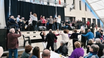 M&aacute;s de 500 personas celebran con m&uacute;sica y embutidos la Fiesta de la Matanza de Pulp&iacute;
