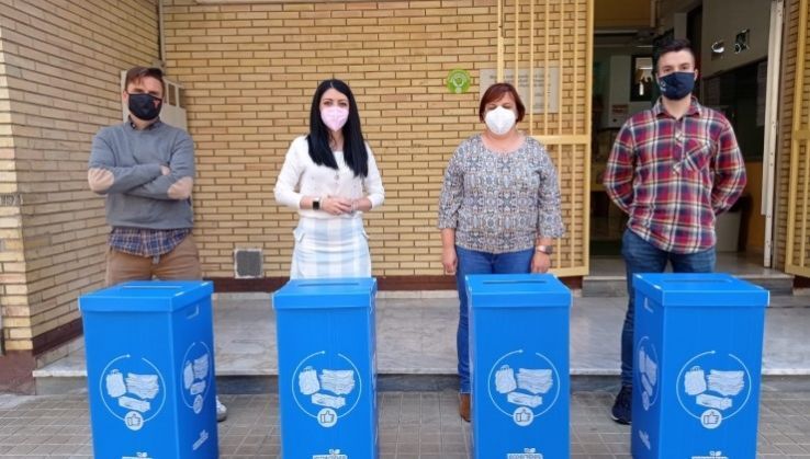 El Consorcio del Sector II dona papeleras de reciclaje al CEIP 28 de Febrero