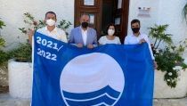 Moj&aacute;car recibe las seis Banderas Azules que reconocen la calidad de sus playas