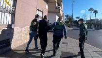 Detienen en Roquetas de Mar a los autores de cuatro robos con violencia y lesiones