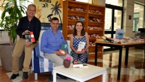 La Universidad de Almer&iacute;a inaugura el 'Rinc&oacute;n literario de verano: Surf &amp; Books'