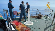 Encuentran redes de pesca furtiva en una zona de praderas de posidonia