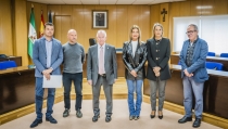 Roquetas firma el contrato para el mantenimiento de espacios verdes