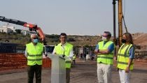 El ministro F&eacute;lix Bola&ntilde;os, en su reciente visita a las obras del AVE en Almer&iacute;a.