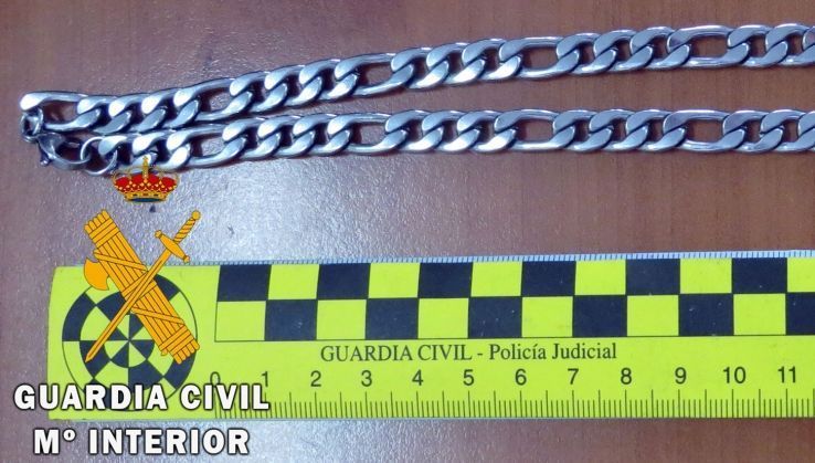 La Guardia Civil detiene a dos personas por un delito de robo con fuerza en Albox