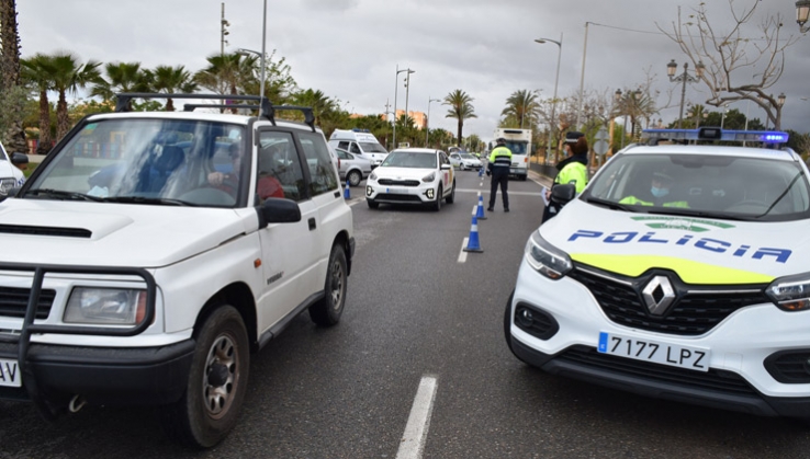 V&iacute;car refuerza los controles de alcohol y drogas en el casco urbano